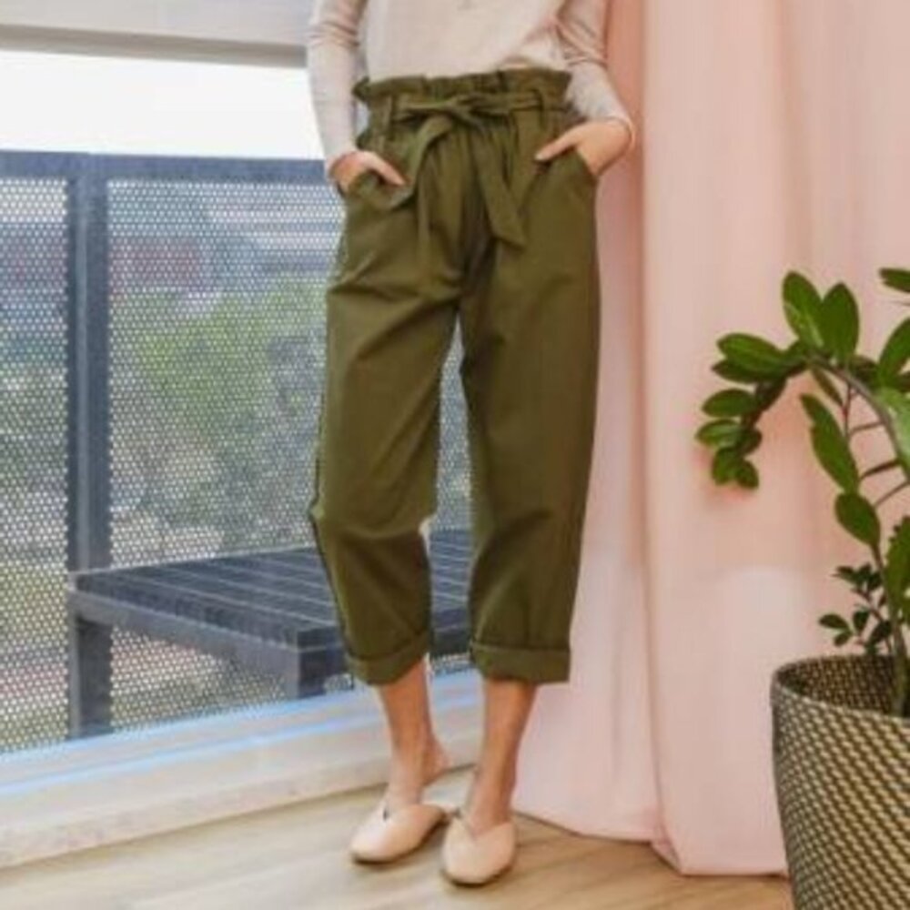 Who What Wear Paperbag Pants Olive Green Cropped